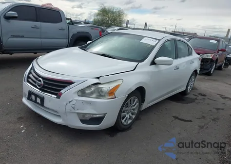 2015 Nissan Altima 2.5 S из США, поврежденный, VIN 1N4AL3AP4FN865158